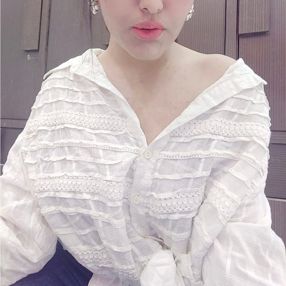 White very beautiful shirt - Picture 2 of 11